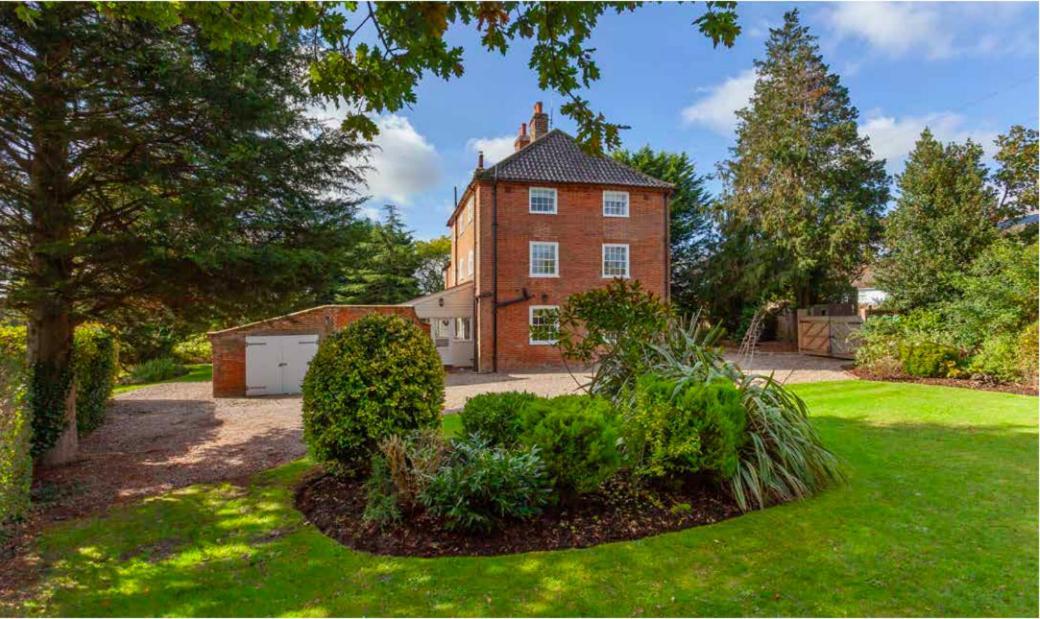 Вилла Large Three Storey Georgian House And Gardens Wrentham Экстерьер фото